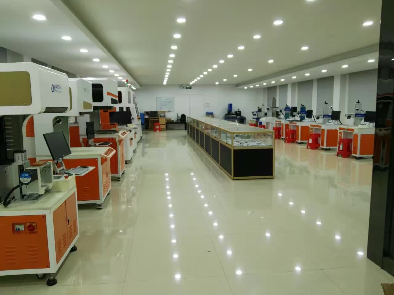 激光刻字機(jī)價(jià)格展廳 激光刻字機(jī)價(jià)格展廳