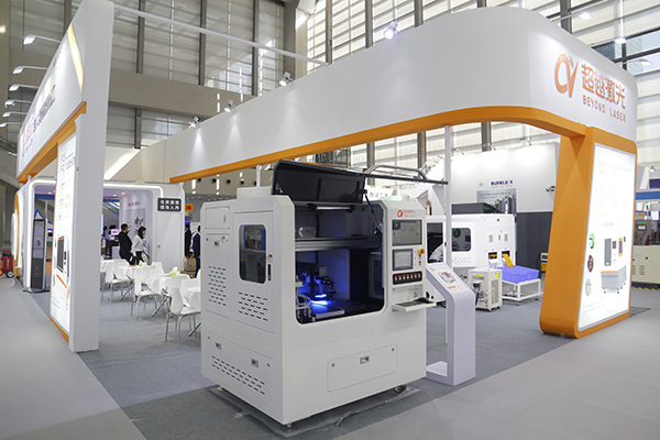 超越激光雙頭打碼機(jī).JPG 超越激光雙頭打碼機(jī).JPG